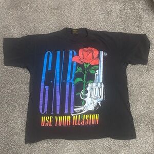 Black Graphic Tee - Short Sleeve